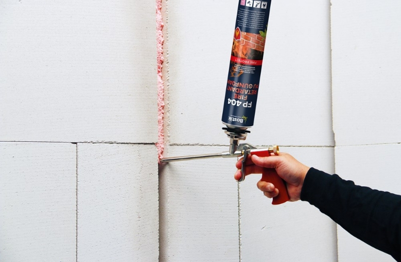 Afbeeldingen van Bostik FP 404 Fire Retardant PU Foam roze blik 750 ml